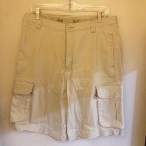 🆕 Go Barefoot Stretch Twill Khaki Cargo Shorts Mens Tag 35, Fits Like 33